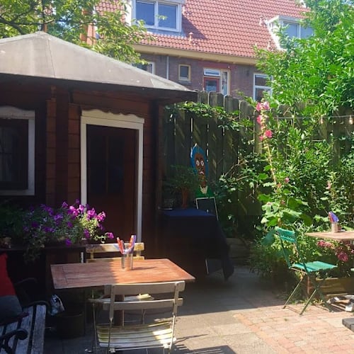 Kannibalen en Paradijsvogels, Amsterdam