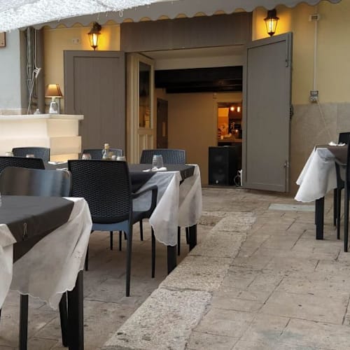 Molo 33, Brindisi