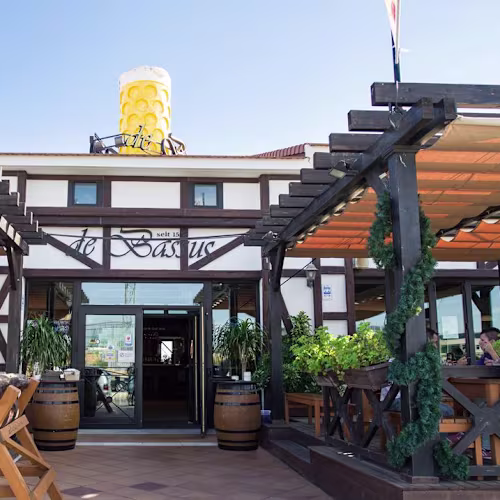 De Bassus, Dehesa de Campoamor