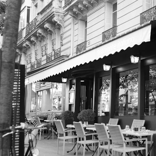 Arlecchino, Paris