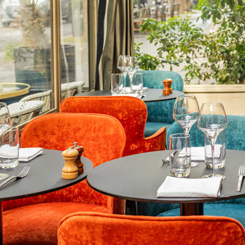 Le Huitieme Arrt, Paris