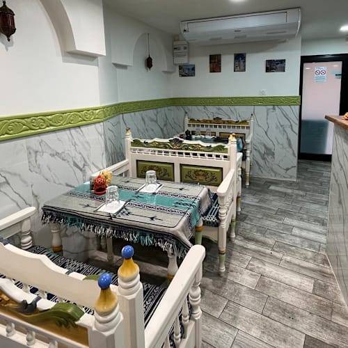 L'assiette de Tunis, Toulon