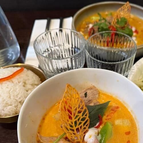 Sabai Monkey, Paris