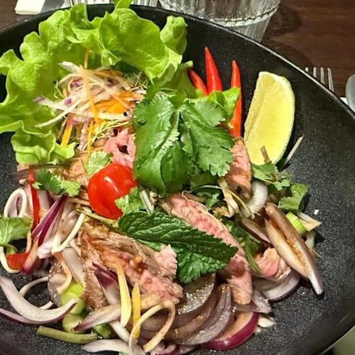 Sabai Monkey, Paris
