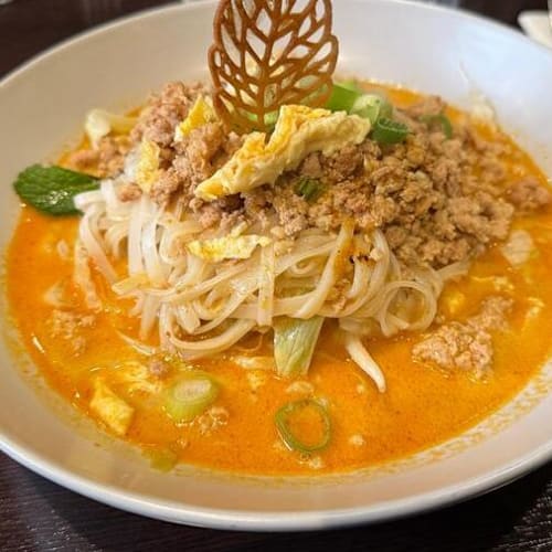 Sabai Monkey, Paris