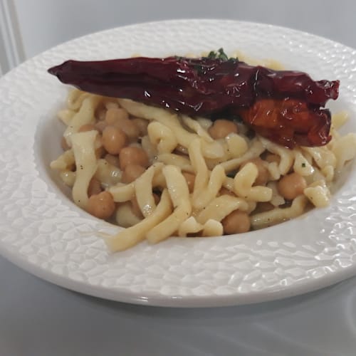 Nonna Mena, Quadrivio