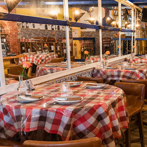 Taverna Ouzomezes, Den Haag