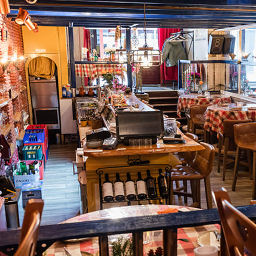 Taverna Ouzomezes, Den Haag