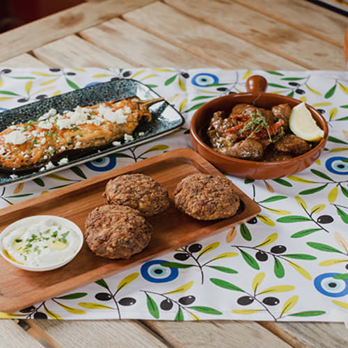 Taverna Ouzomezes, Den Haag
