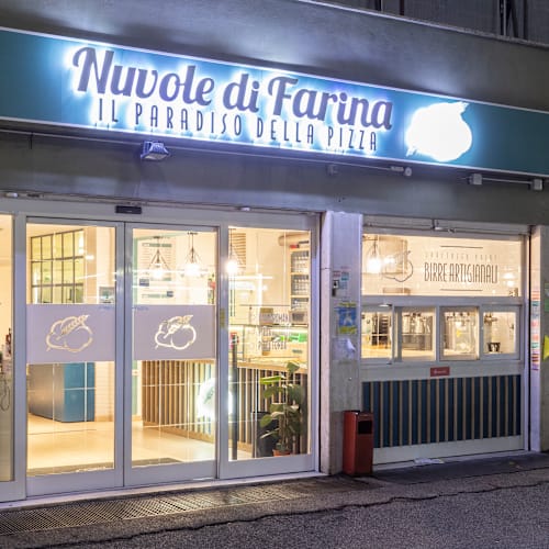 Nuvole di Farina, Roma