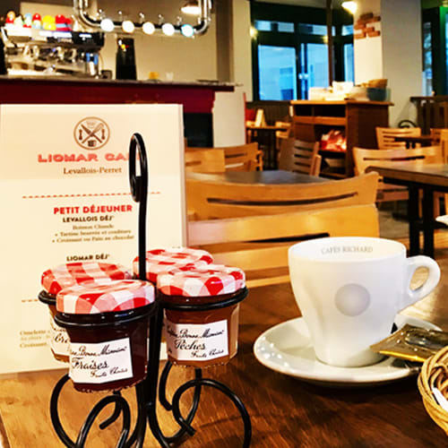 Liomar Café, Levallois-Perret