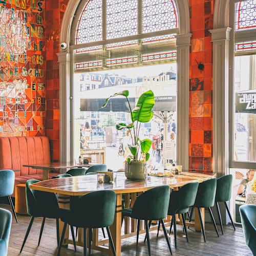 Dwaze Zaken, Amsterdam