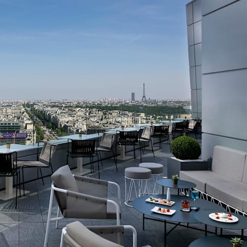 Skyline Paris Bar & Lounge - Hôtel Meliá París La Défense, Courbevoie