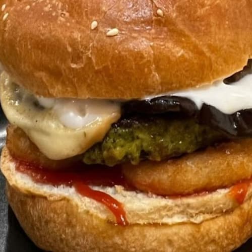 Monburger, Roma