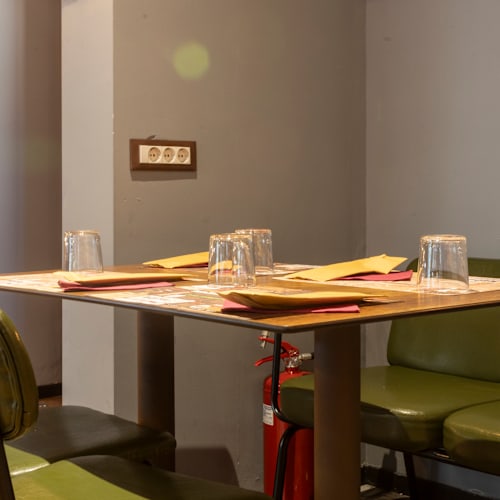 Monburger, Roma