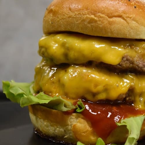Monburger, Roma