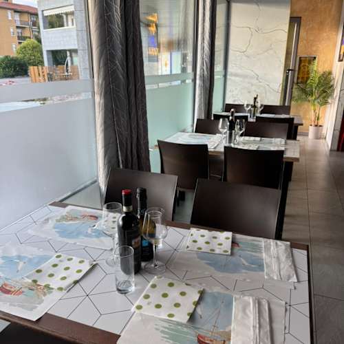 Pizzeria Mega & Fast Food, Madone