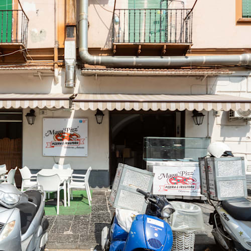 Magn' Pizz', Napoli