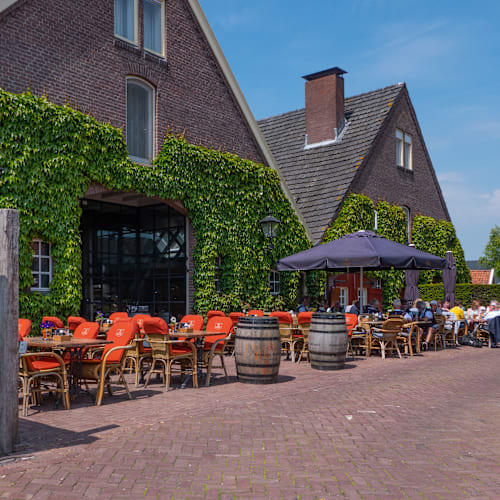 Herberg De Gouden Leeuw, Bronkhorst