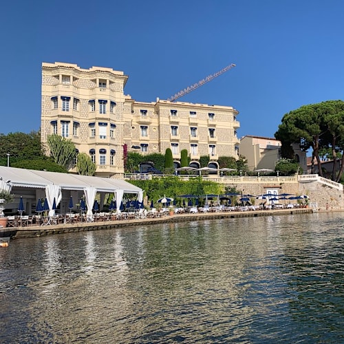 Plage Belles Rives, Antibes