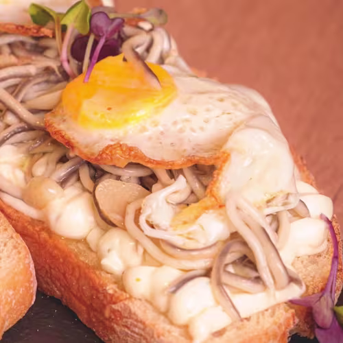 Malafama, Dos Hermanas