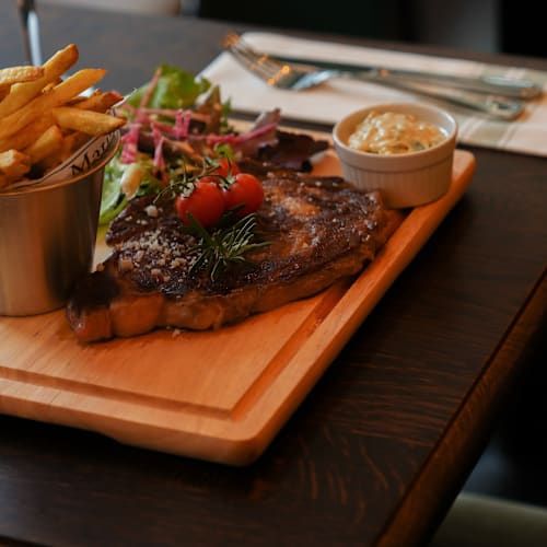 Le Bouquet, Neuilly-sur-Seine
