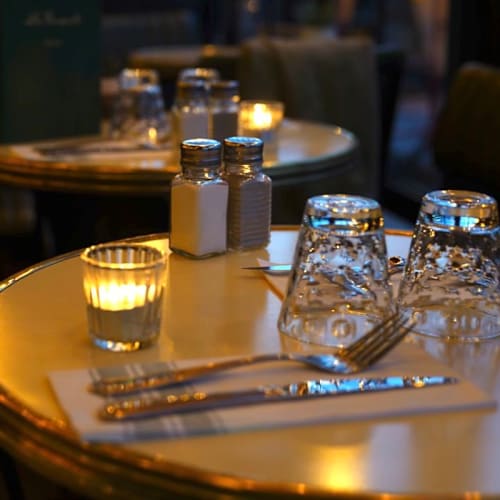 Le Bouquet, Neuilly-sur-Seine