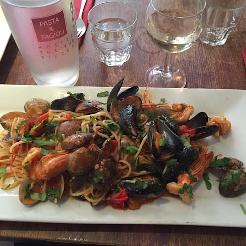 Pasta e fagioli, Paris