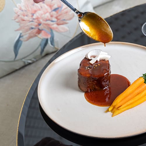 Les Confidences, Paris