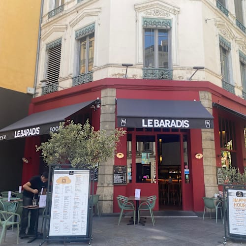 Bar Adis, Lyon