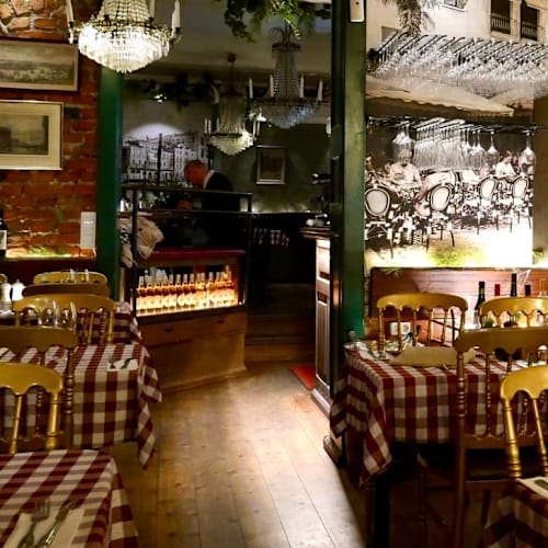 De Svarta Fåren, Stockholm