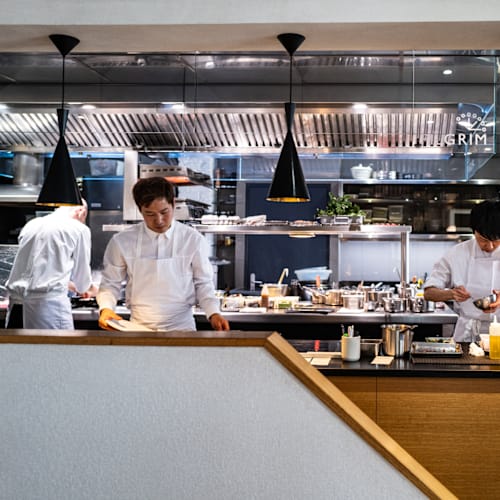 Pilgrim Paris, Paris