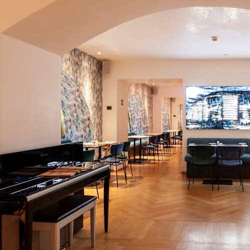 Vik Pellico Otto, Milano
