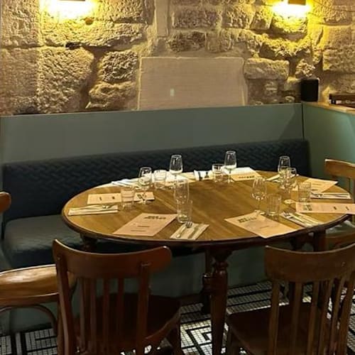 Des Restes, Paris