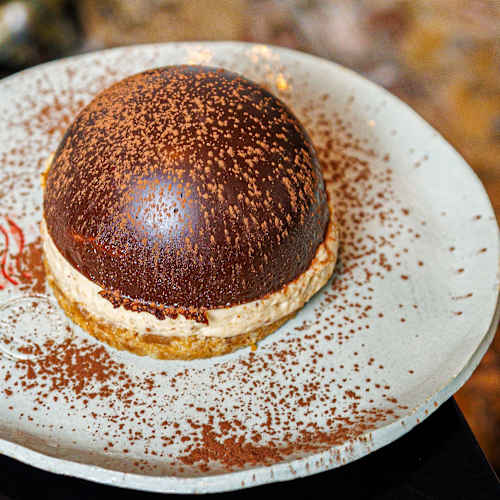 Le Presque Bout du Monde, Paris