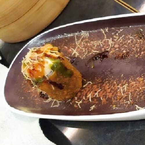 Moji Sushi Portici, Portici