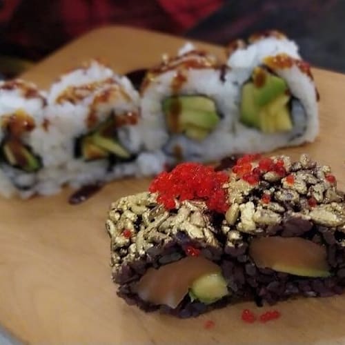 Moji Sushi Portici, Portici