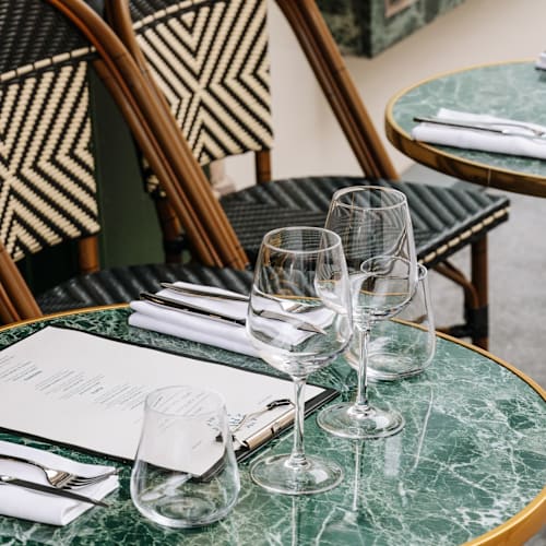 L'Almanach, Paris
