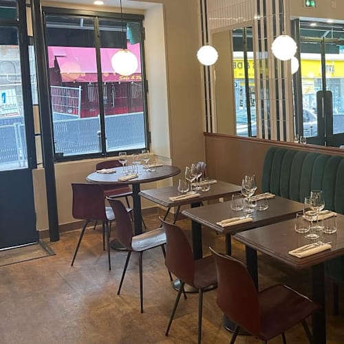 L'Almanach, Paris