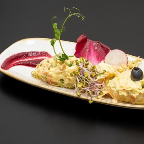 Le Pere 100, Lyon