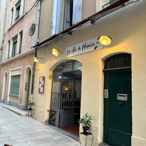 Les Cités de Phénicie, Nîmes