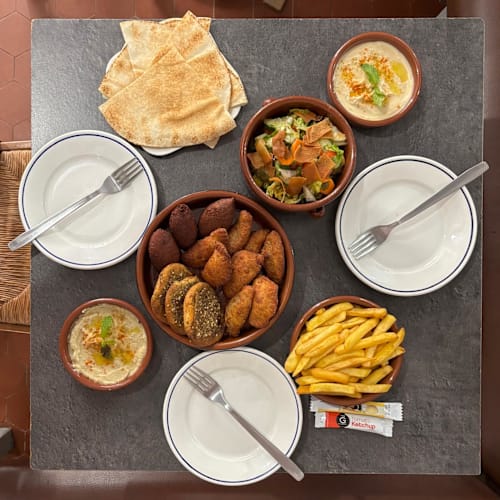 Les Cités de Phénicie, Nîmes