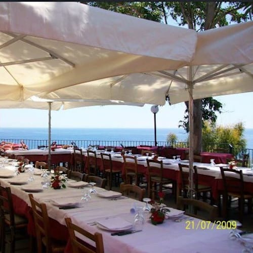 Ai 2 Ladroni, Acireale