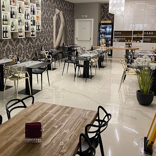 Vanity Cafe, San Salvo