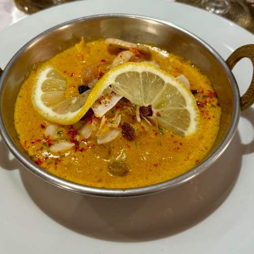 Escale Bollywood, Persan