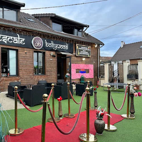 Escale Bollywood, Persan