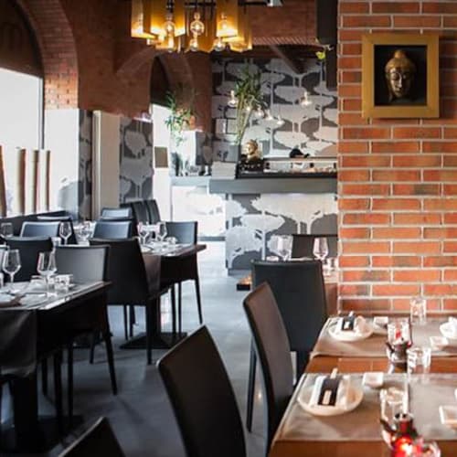 Moya, Milano