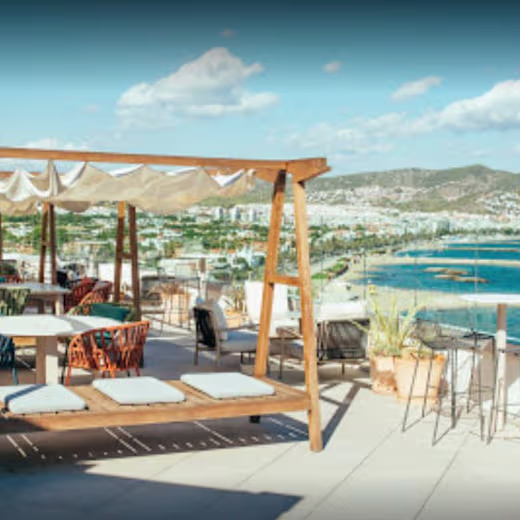 Radio Rooftop ME Sitges Terramar (Only Adults) em Sitges - Preços, menu ...