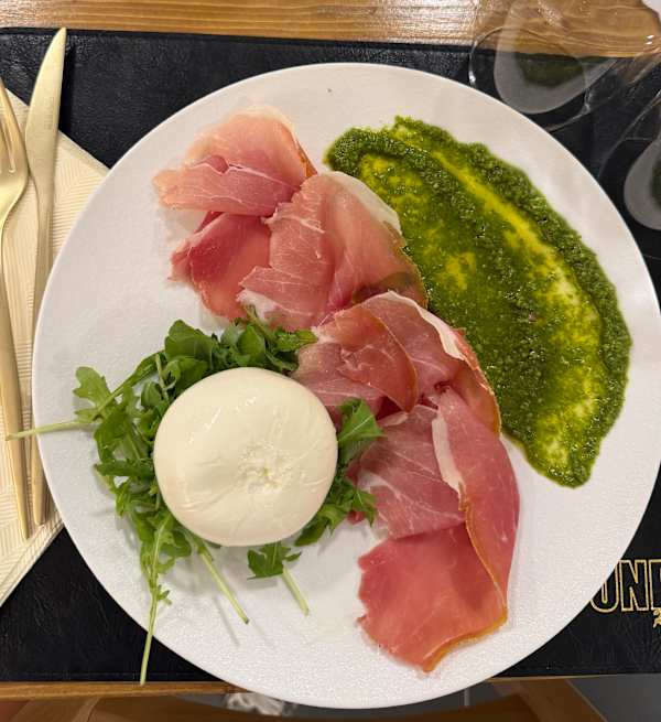 UNDICI RESTAURANT