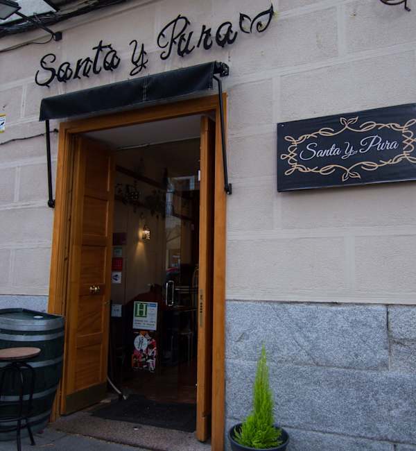 Santa y Pura